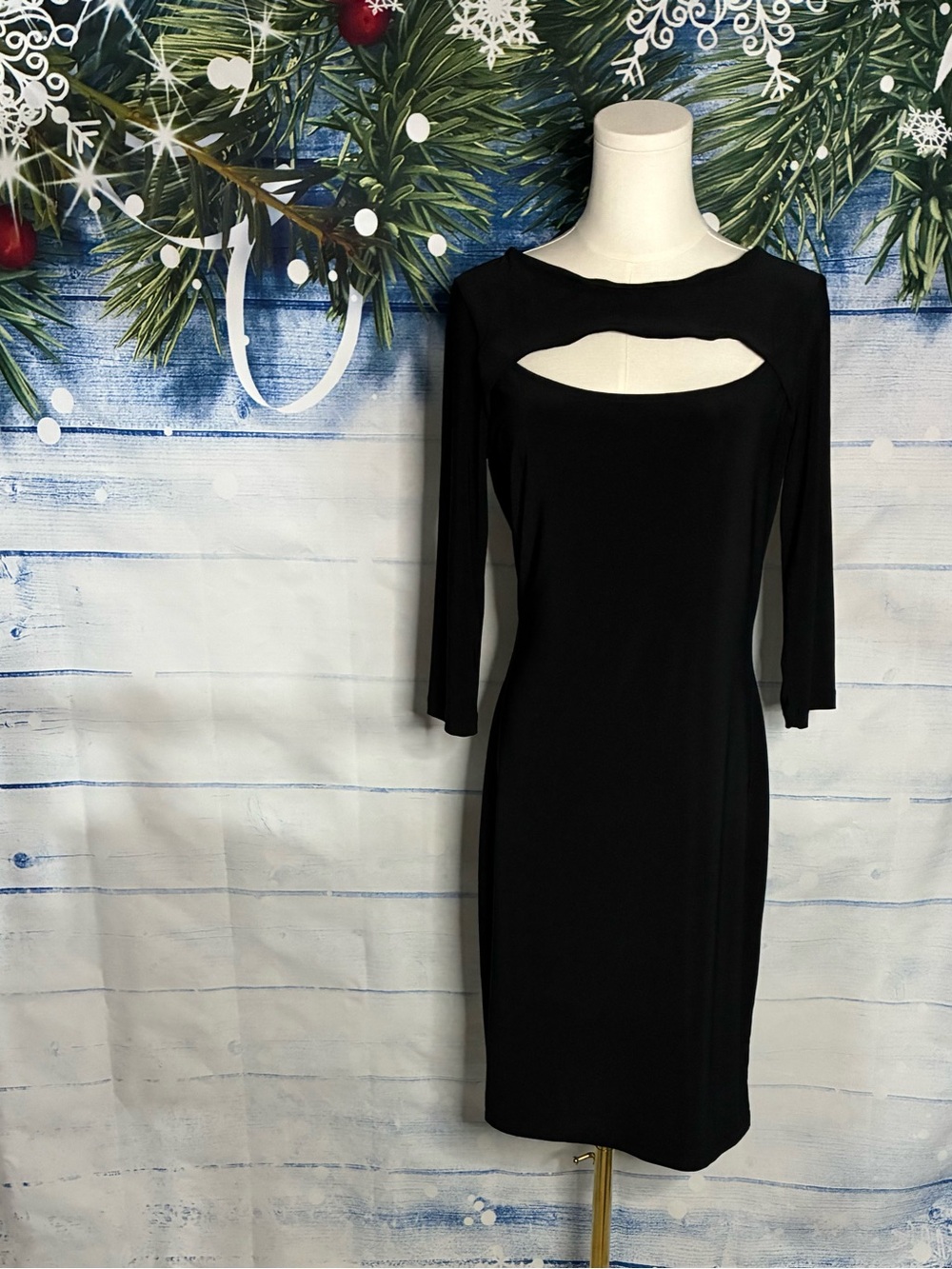 🎄 Classic Black Cutout Sheath Dress
